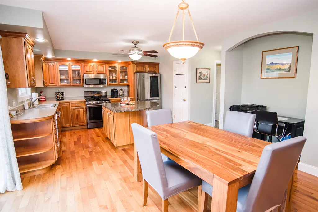 27 Weeping Willow Lane South Burlington VT 05403