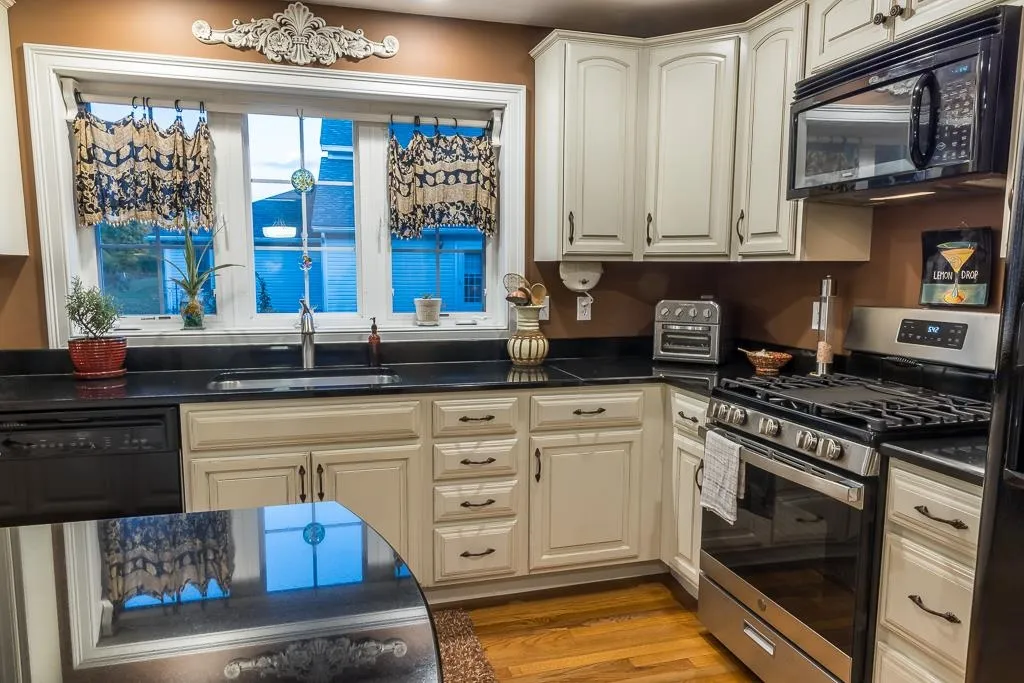 9 Towle Farm Road Hampton Falls NH 03844