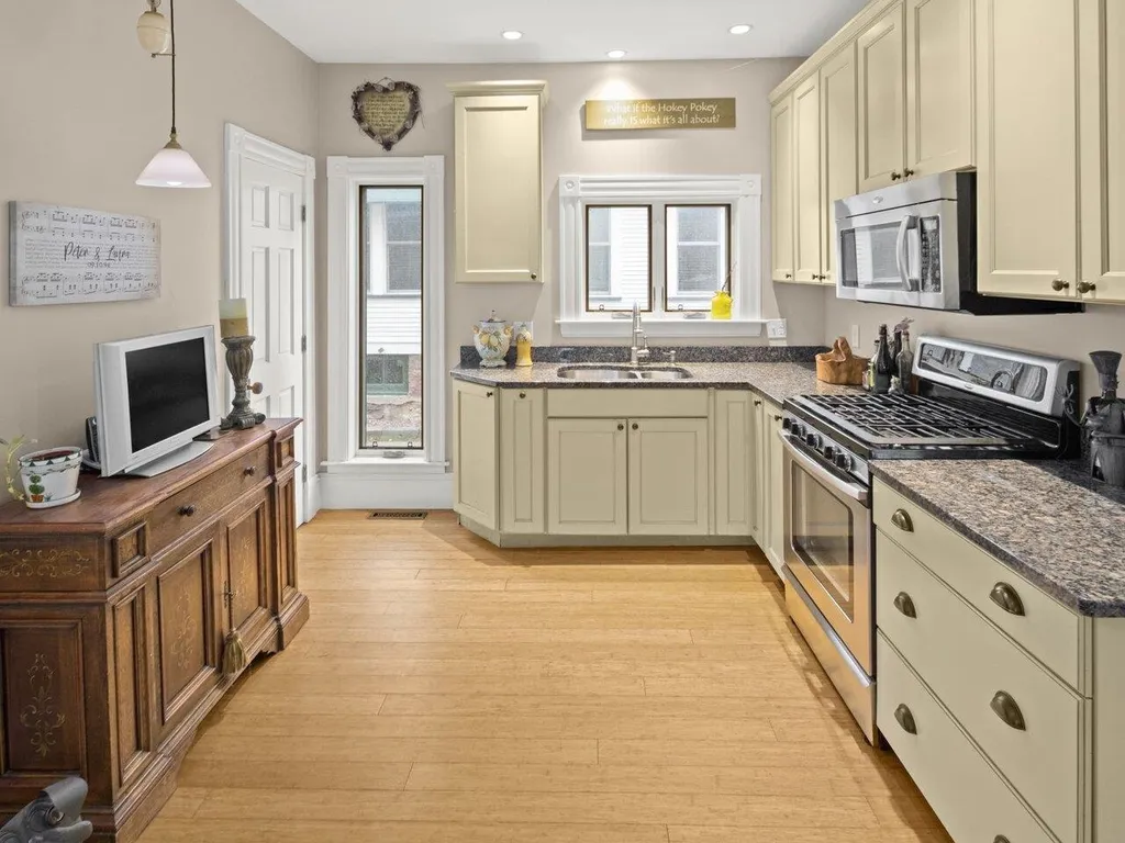 111 Loomis Street Burlington VT 05401