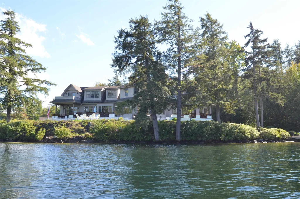 7 Delings Cove Wolfeboro NH 03894