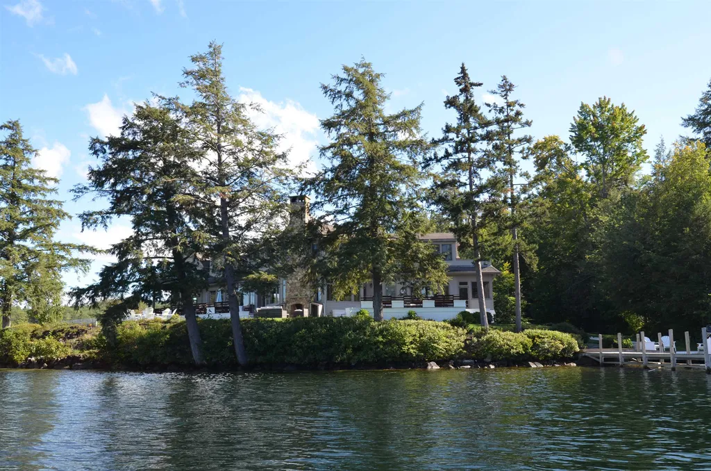 7 Delings Cove Wolfeboro NH 03894