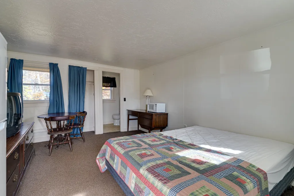 186 Lafayette Road North Hampton NH 03862