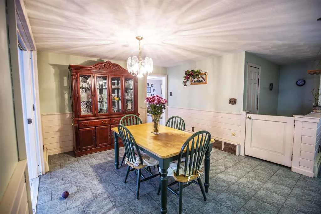22 Forest Park Drive Nashua NH 03060