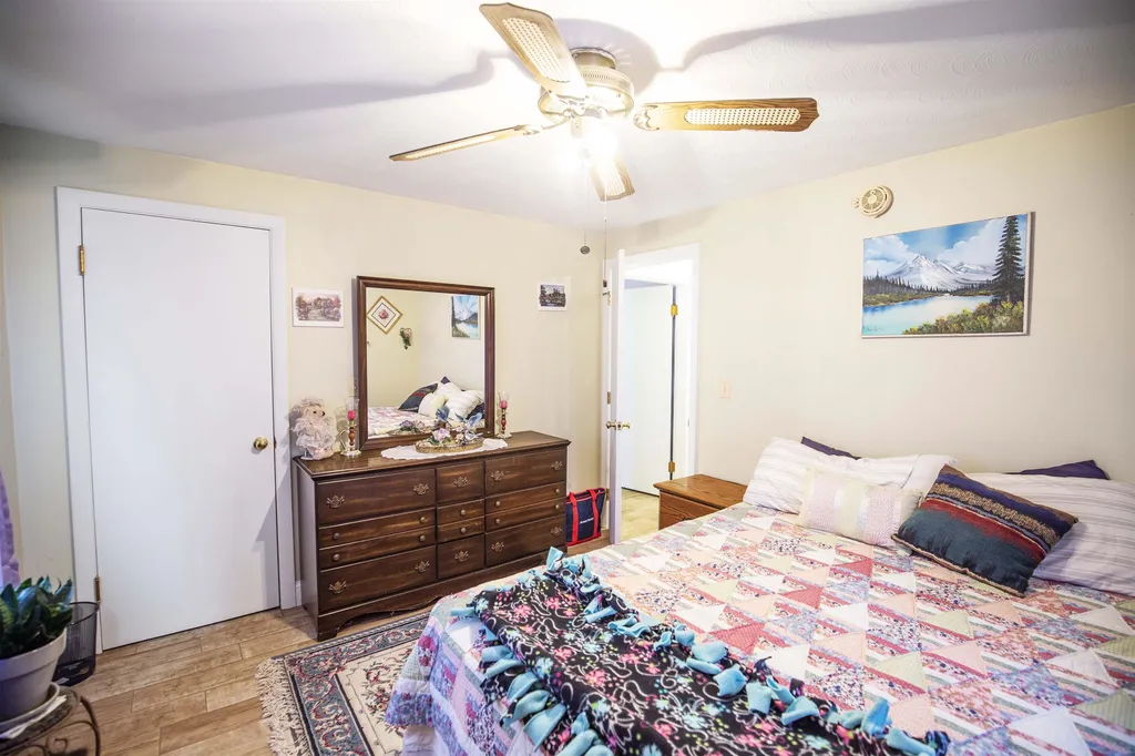 22 Forest Park Drive Nashua NH 03060