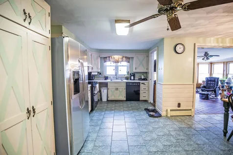 22 Forest Park Drive Nashua NH 03060
