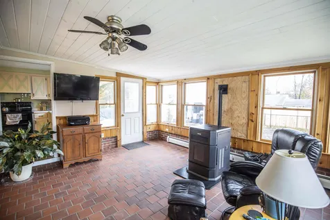 22 Forest Park Drive Nashua NH 03060