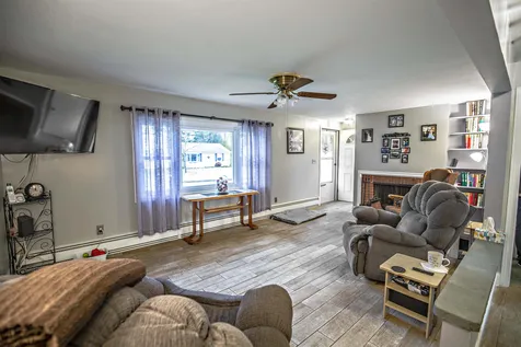 22 Forest Park Drive Nashua NH 03060