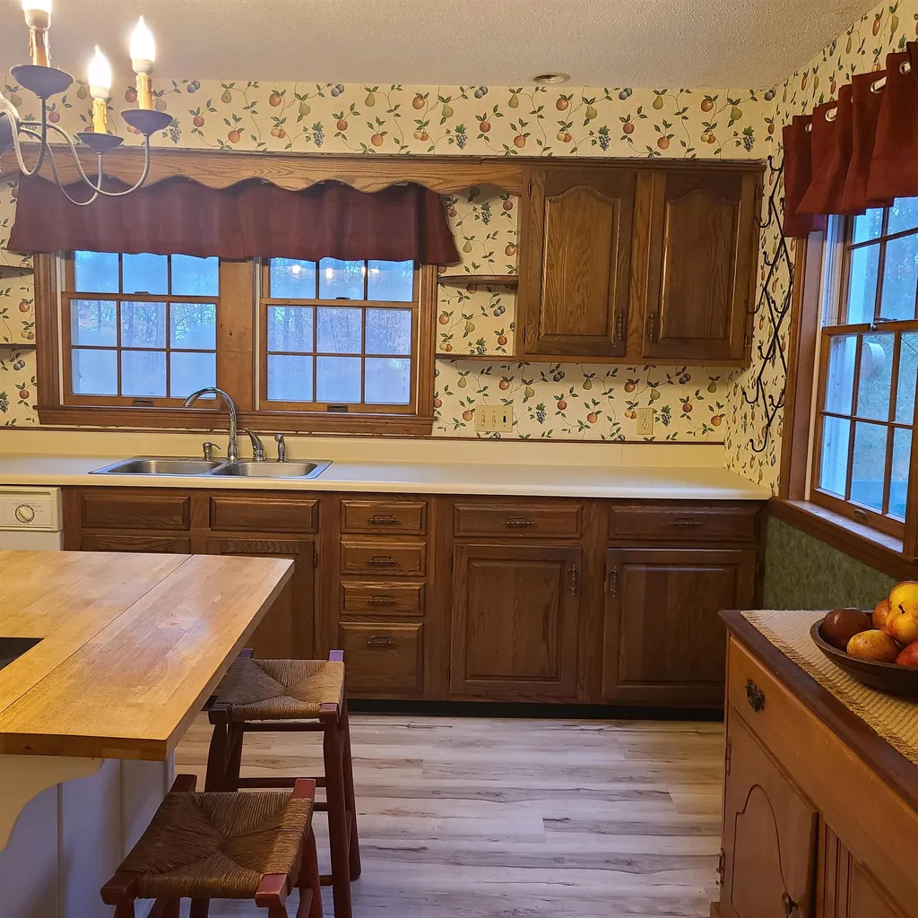 12 Foxwood Avenue Keene NH 03431