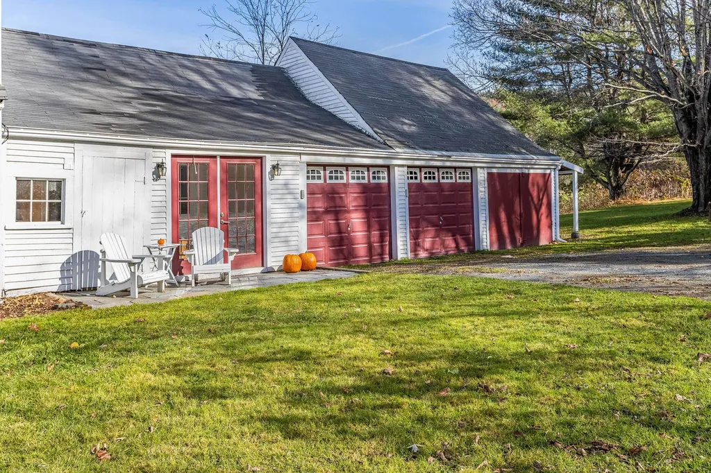 32 Pleasant Street Lyme NH 03768