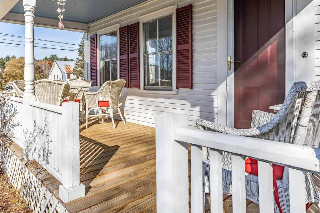 32 Pleasant Street Lyme NH 03768