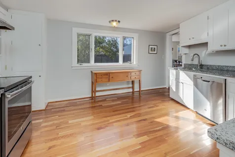 32 Pleasant Street Lyme NH 03768