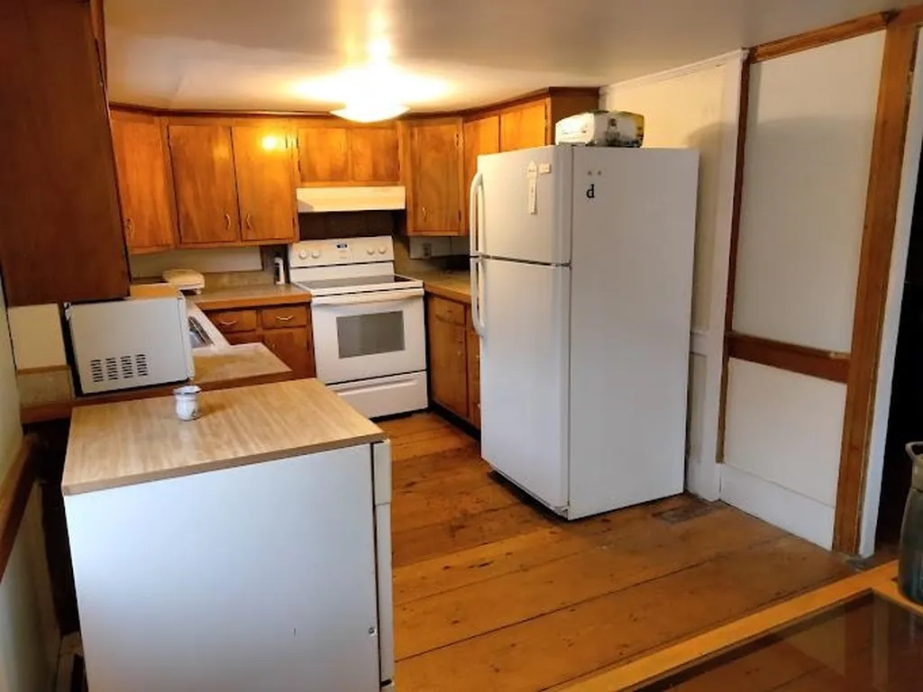 17 Pleasant Street Marlborough NH 03455