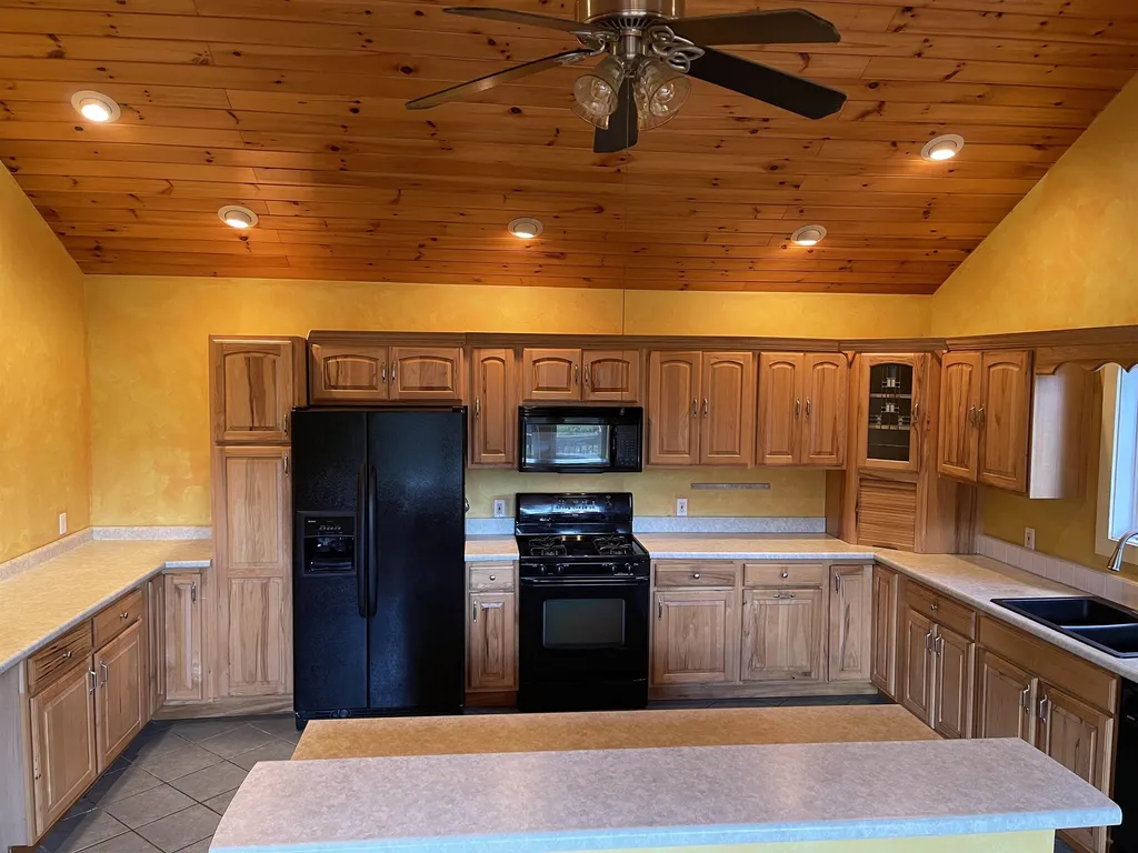 1002 Rice Farm Road Dummerston VT 05301