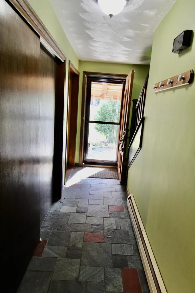 6 Greenfield Drive Hudson NH 03051