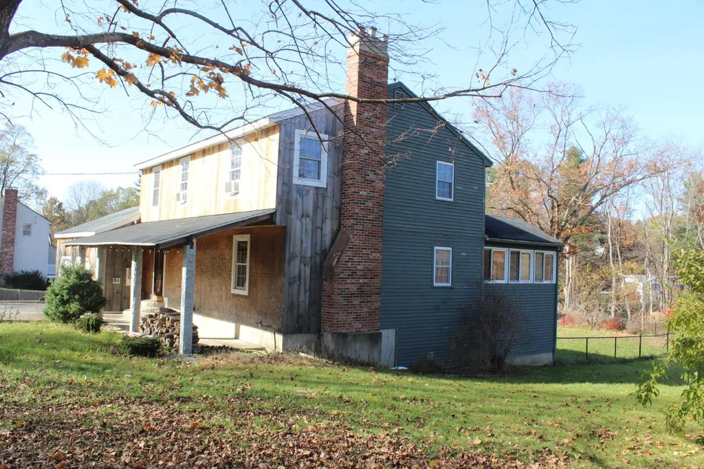 6 Greenfield Drive Hudson NH 03051