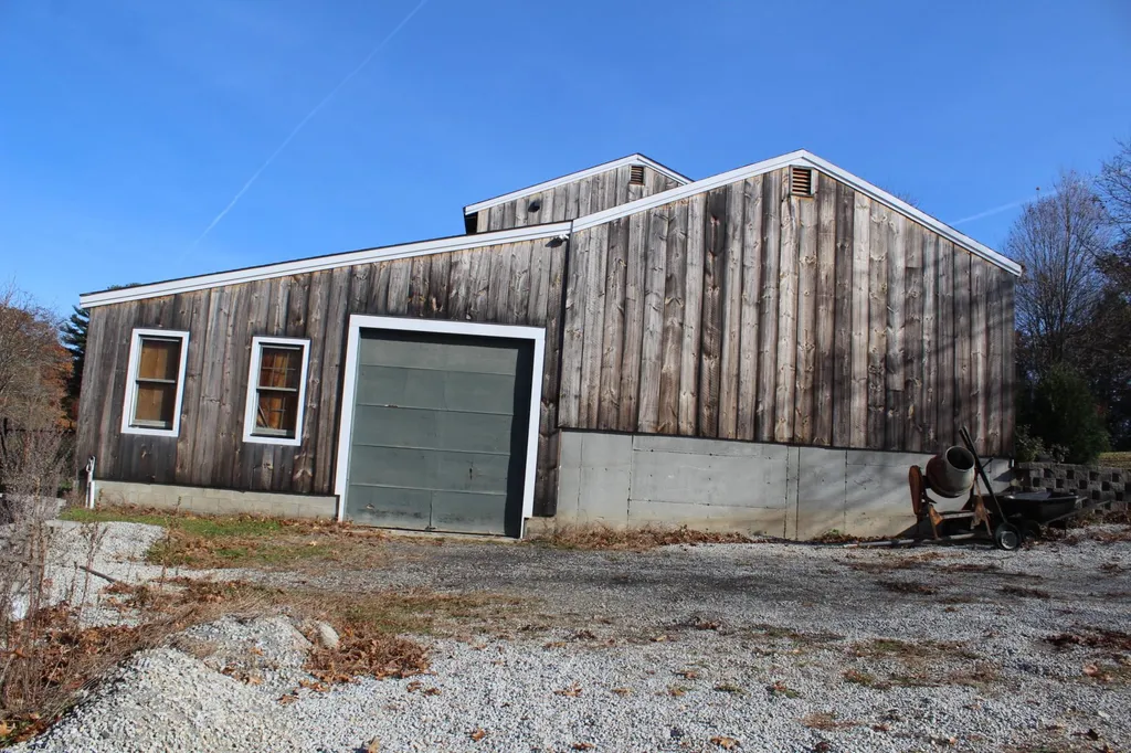 6 Greenfield Drive Hudson NH 03051