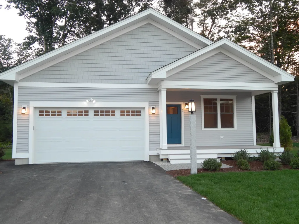 7 Rose Fountain Lane Hampton NH 03842