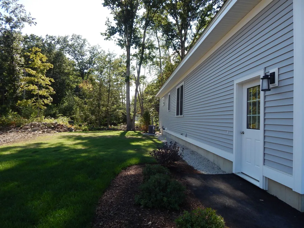 7 Rose Fountain Lane Hampton NH 03842