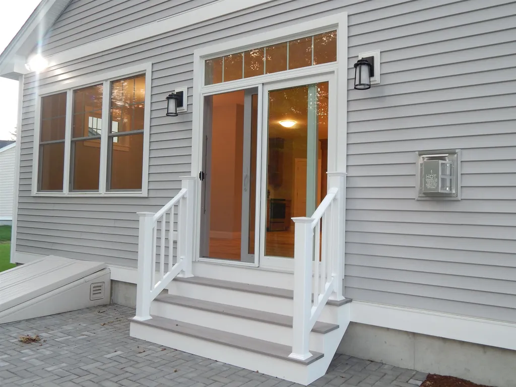 7 Rose Fountain Lane Hampton NH 03842
