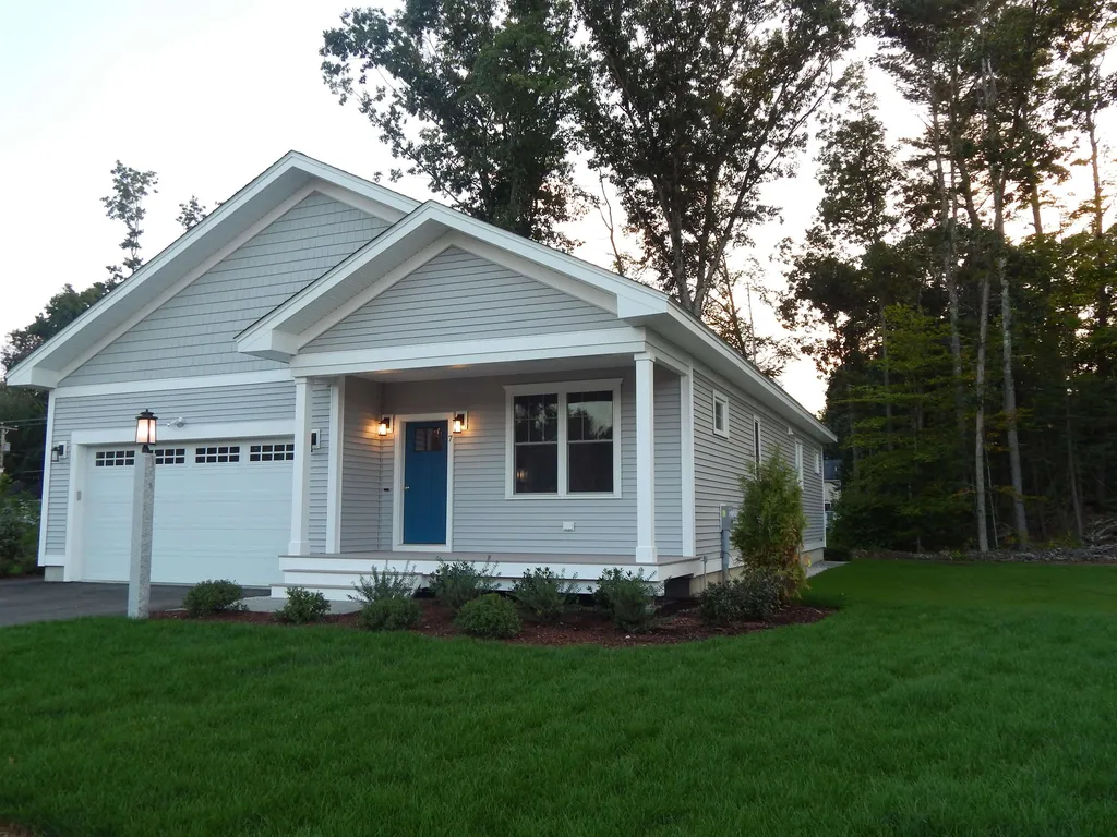 7 Rose Fountain Lane Hampton NH 03842