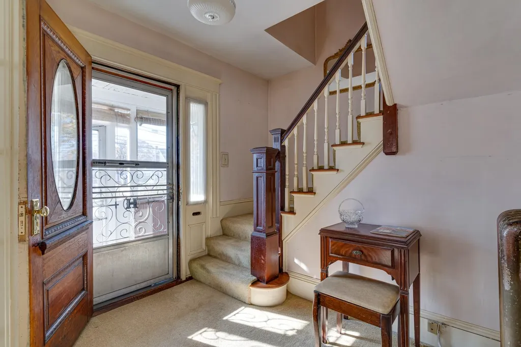 209 North Main Street Rochester NH 03867