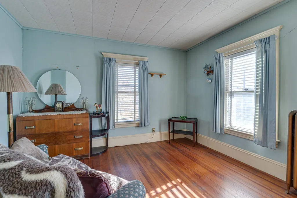 209 North Main Street Rochester NH 03867