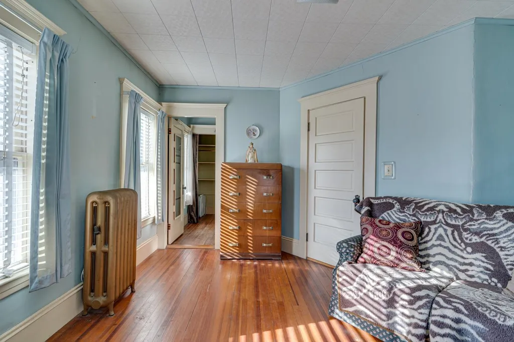 209 North Main Street Rochester NH 03867