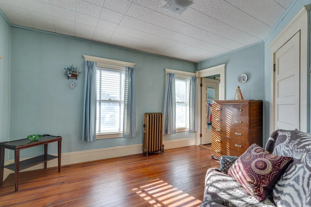 209 North Main Street Rochester NH 03867
