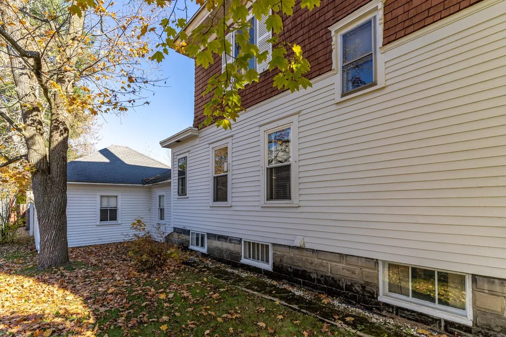 209 North Main Street Rochester NH 03867