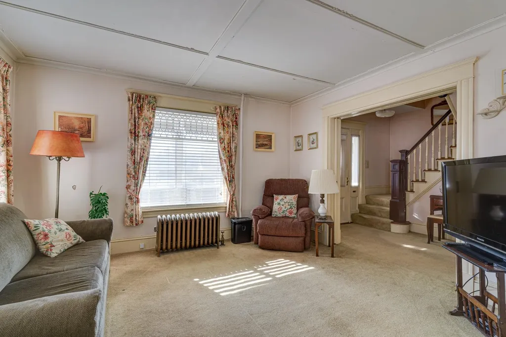 209 North Main Street Rochester NH 03867