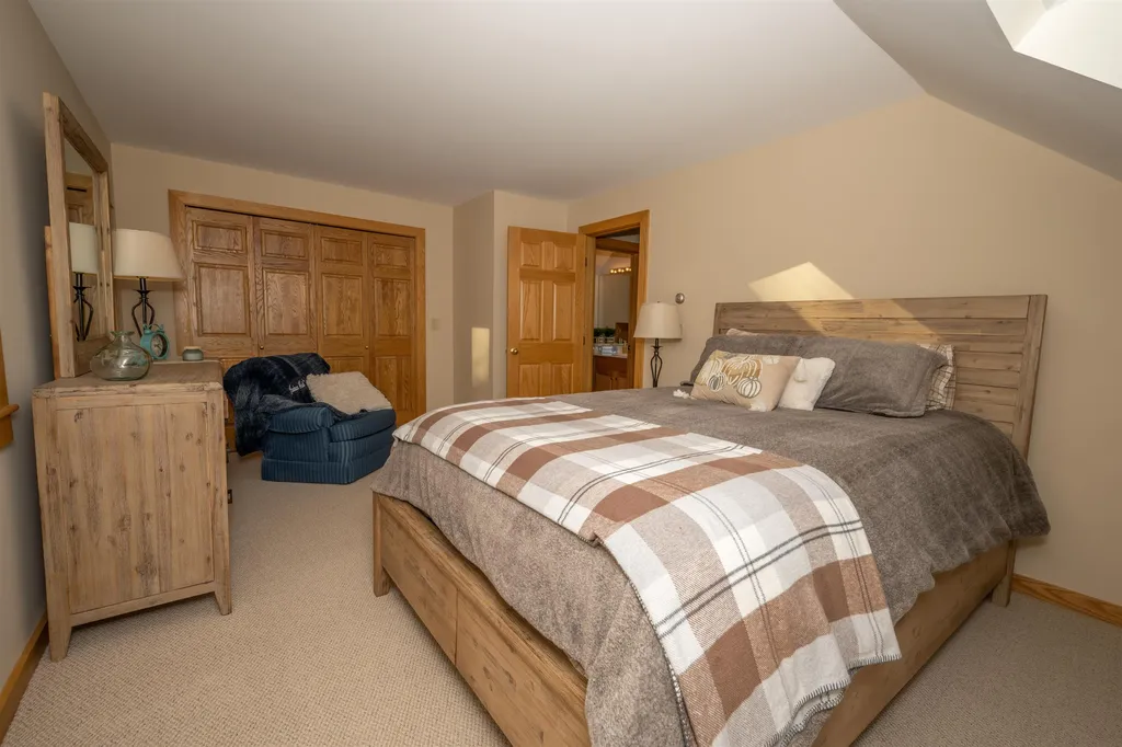 210 Baker Turn Hartford VT 05059
