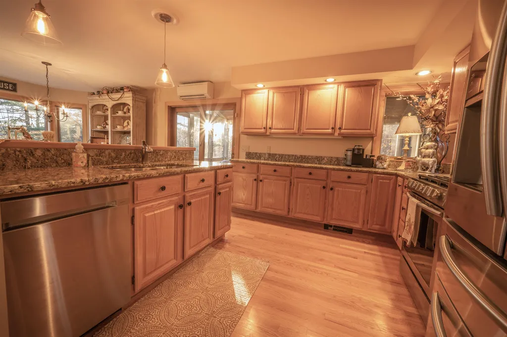 210 Baker Turn Hartford VT 05059