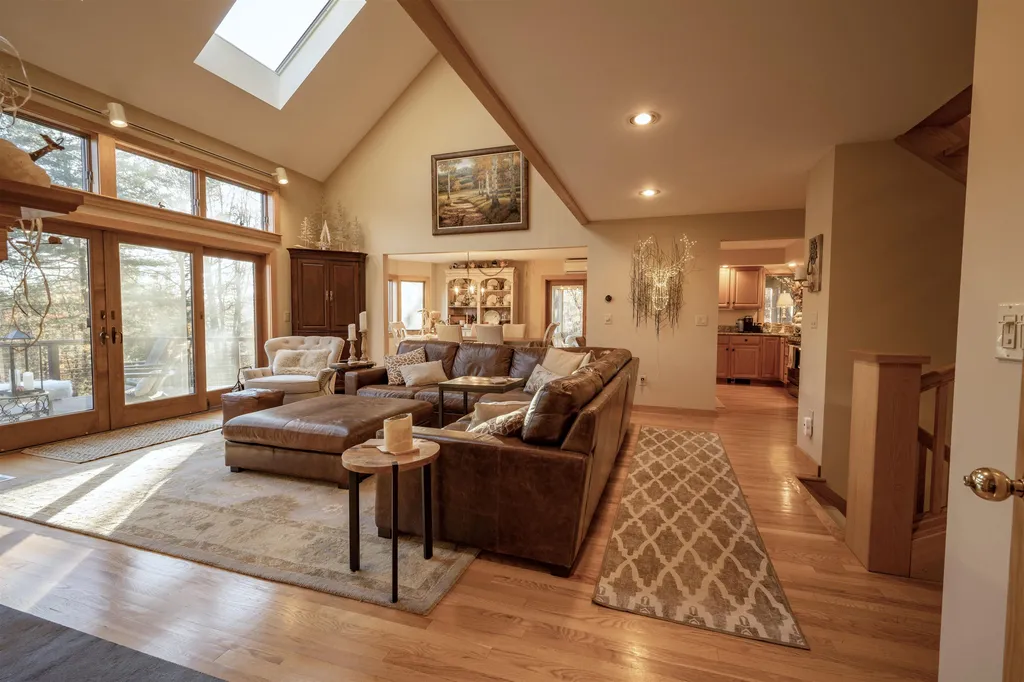 210 Baker Turn Hartford VT 05059
