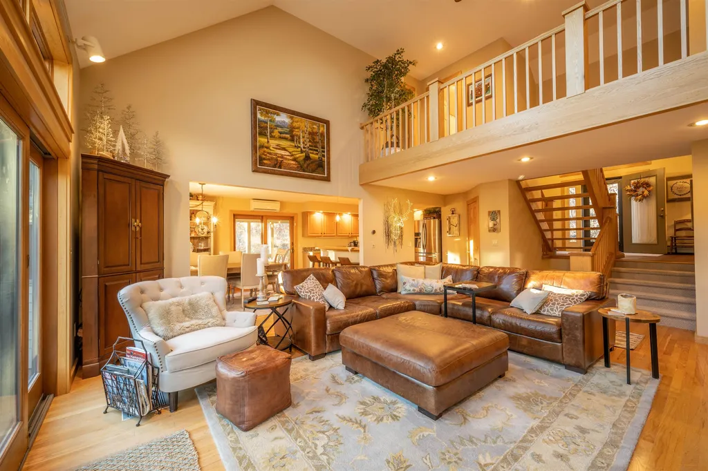 210 Baker Turn Hartford VT 05059