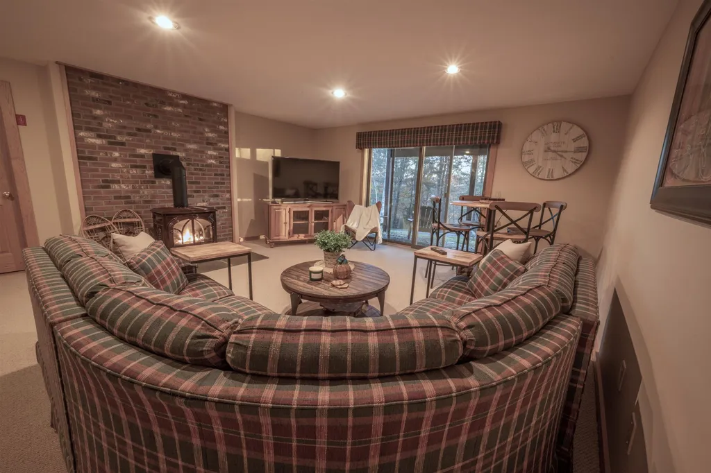 210 Baker Turn Hartford VT 05059