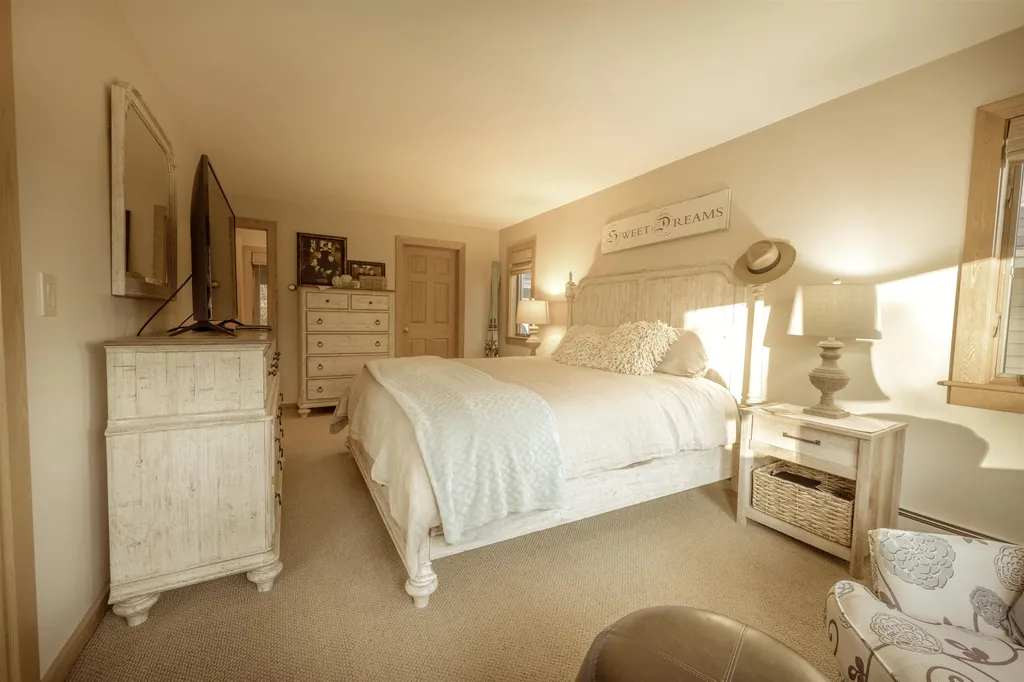 210 Baker Turn Hartford VT 05059