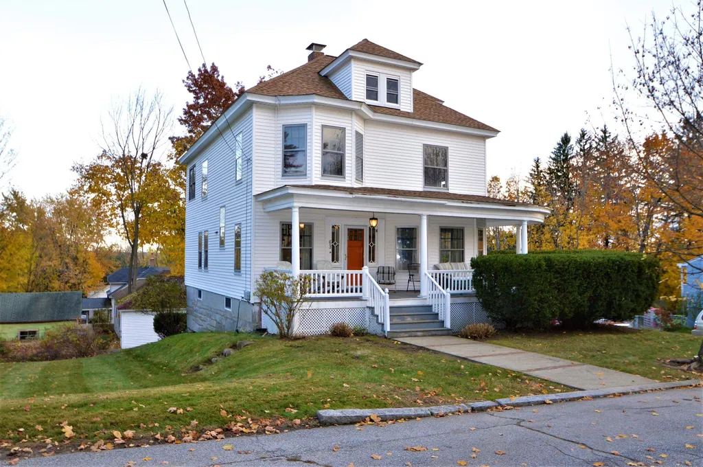 63 Hilton Street Manchester NH 03104