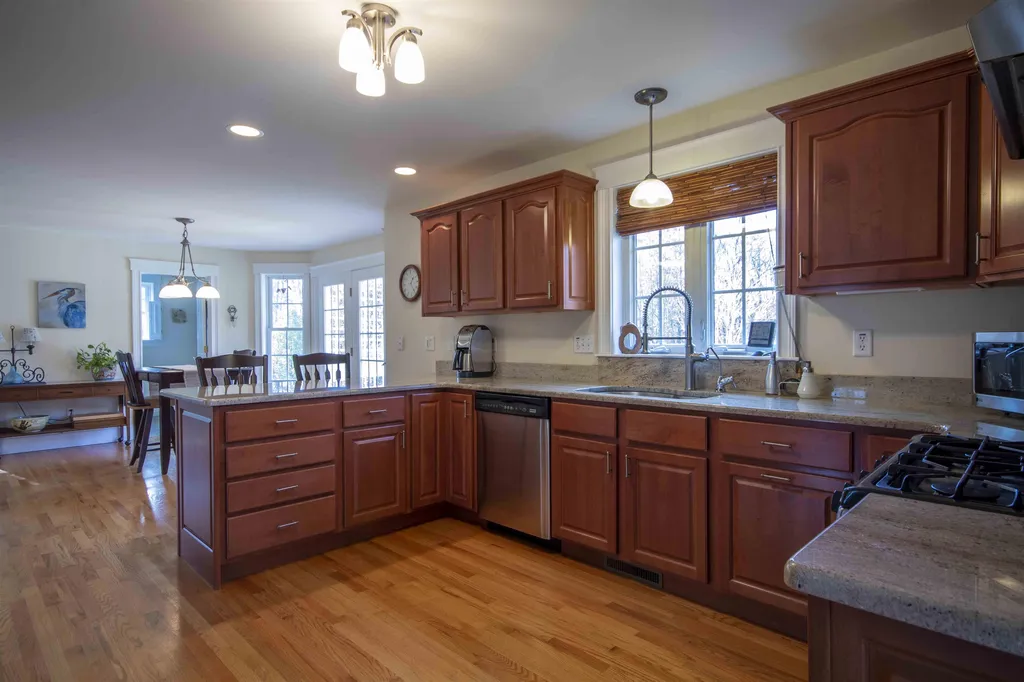 19 Wellington Lane Loudon NH 03307-0722
