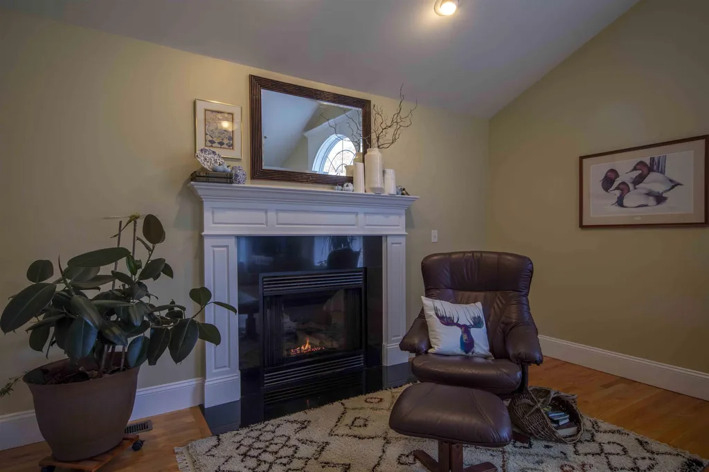 19 Wellington Lane Loudon NH 03307-0722