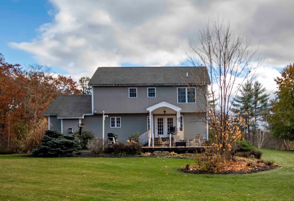 19 Wellington Lane Loudon NH 03307-0722