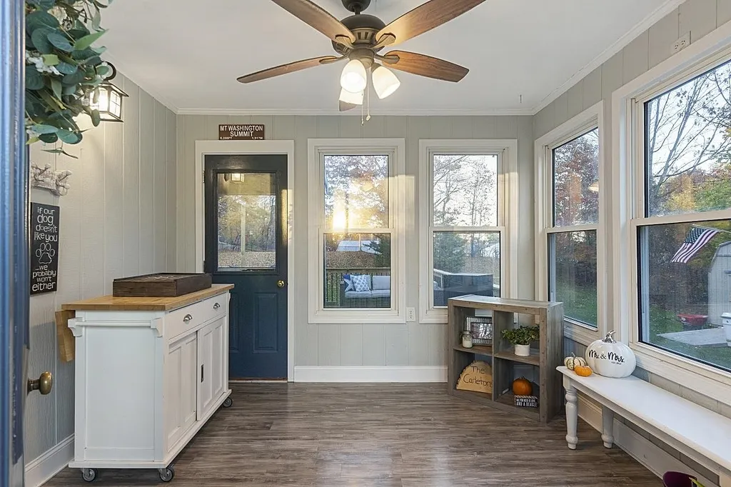 6 Woodlawn Avenue Atkinson NH 03811