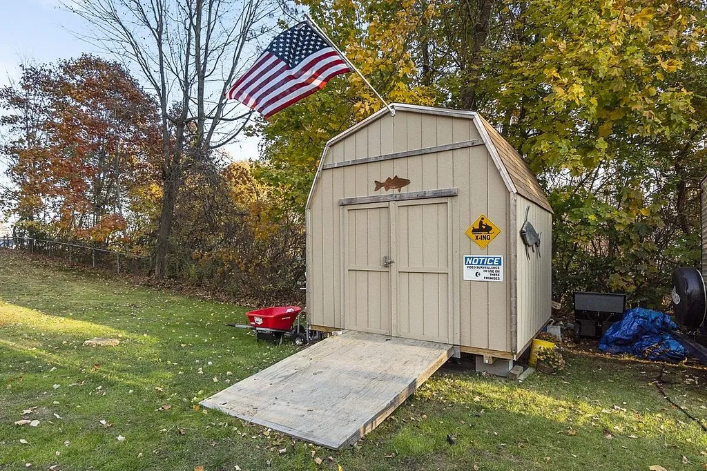 6 Woodlawn Avenue Atkinson NH 03811