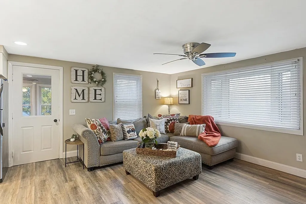 6 Woodlawn Avenue Atkinson NH 03811