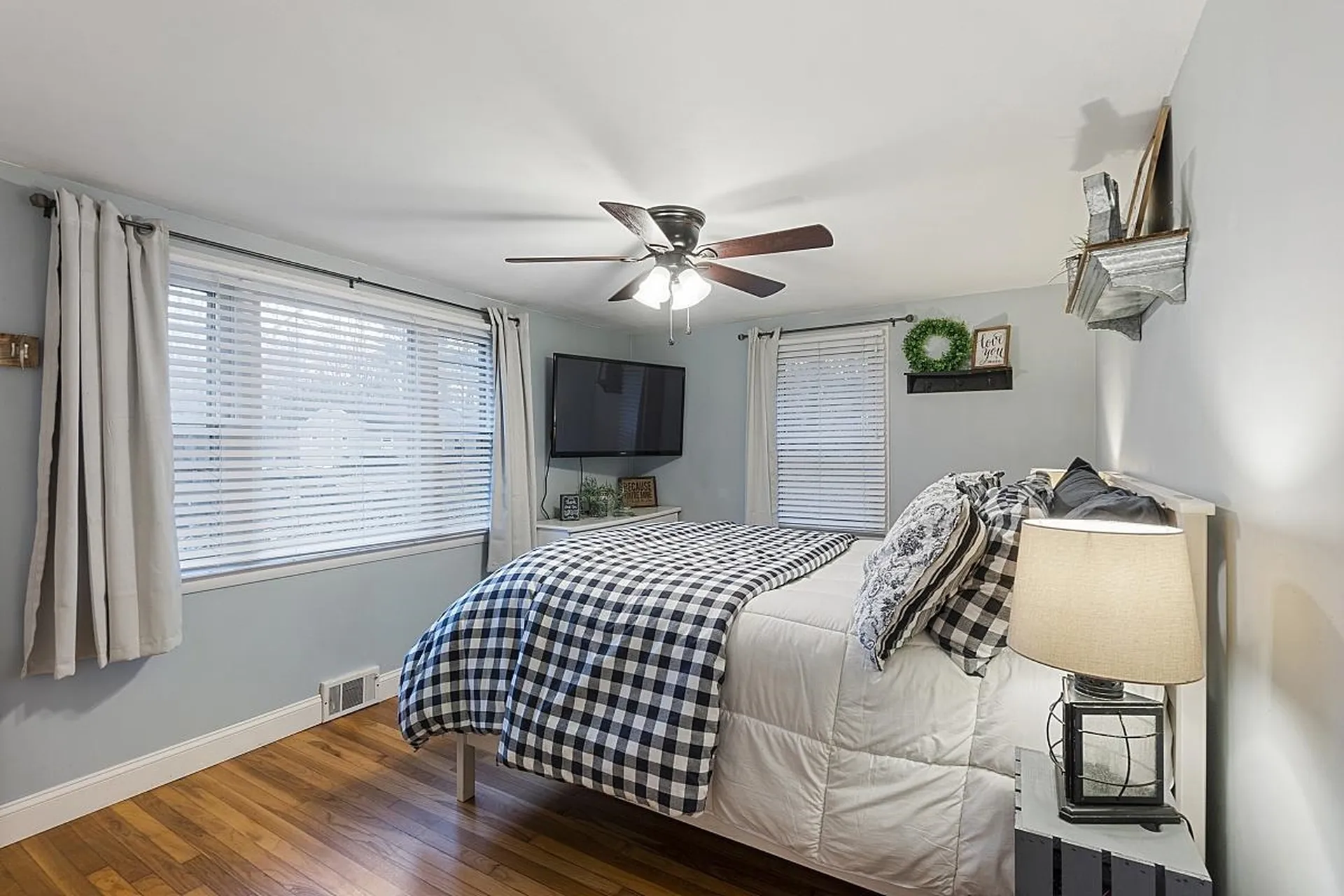 6 Woodlawn Avenue Atkinson NH 03811