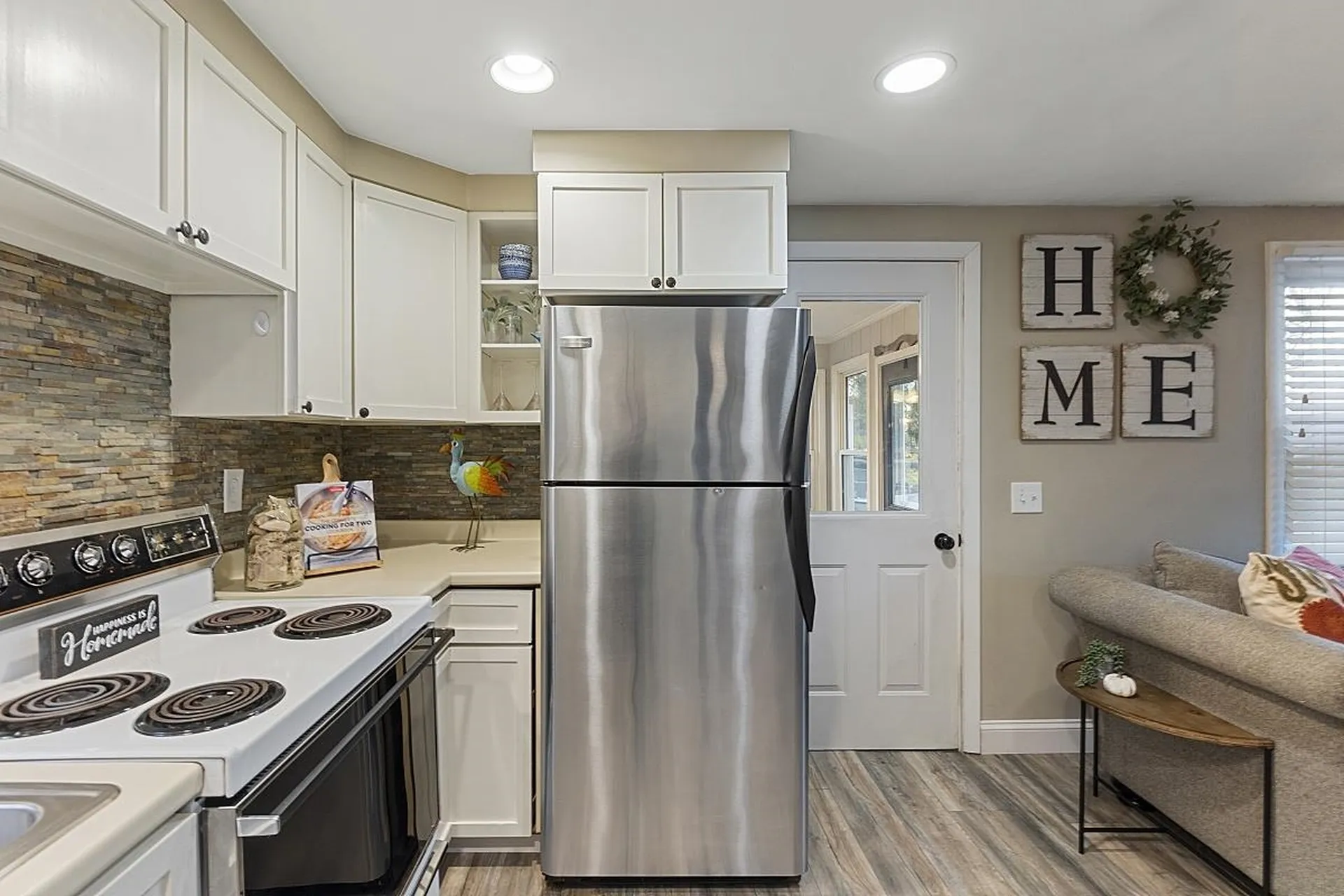 6 Woodlawn Avenue Atkinson NH 03811