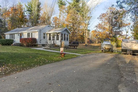 6 Woodlawn Avenue Atkinson NH 03811