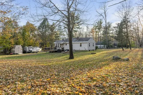 6 Woodlawn Avenue Atkinson NH 03811