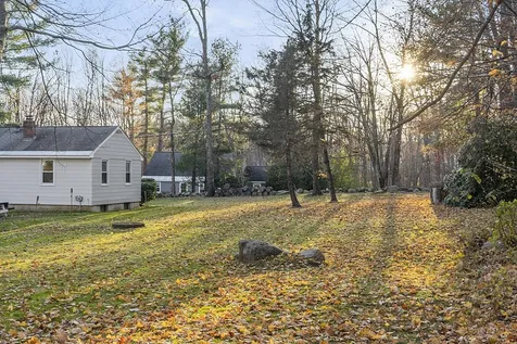 6 Woodlawn Avenue Atkinson NH 03811