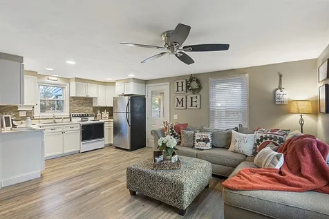 6 Woodlawn Avenue Atkinson NH 03811