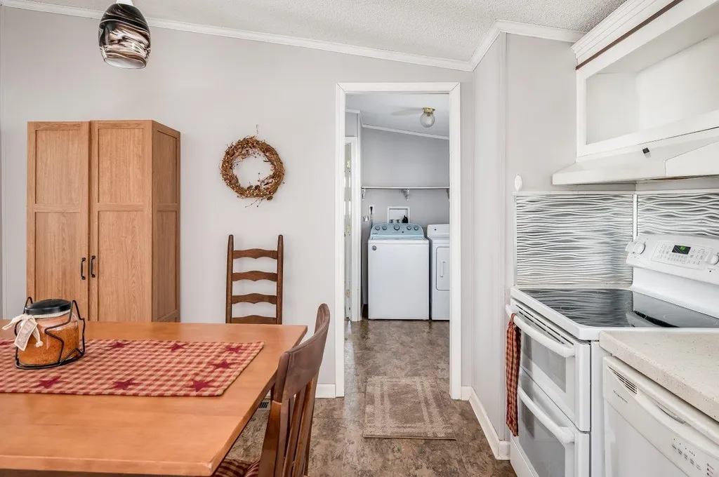 14 Cherokee Way Rochester NH 03867